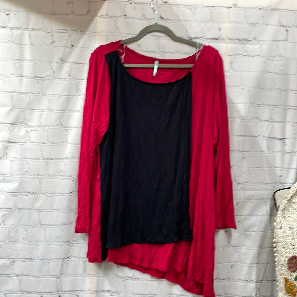 The Pink uneven hem black overlay tunic 3x top